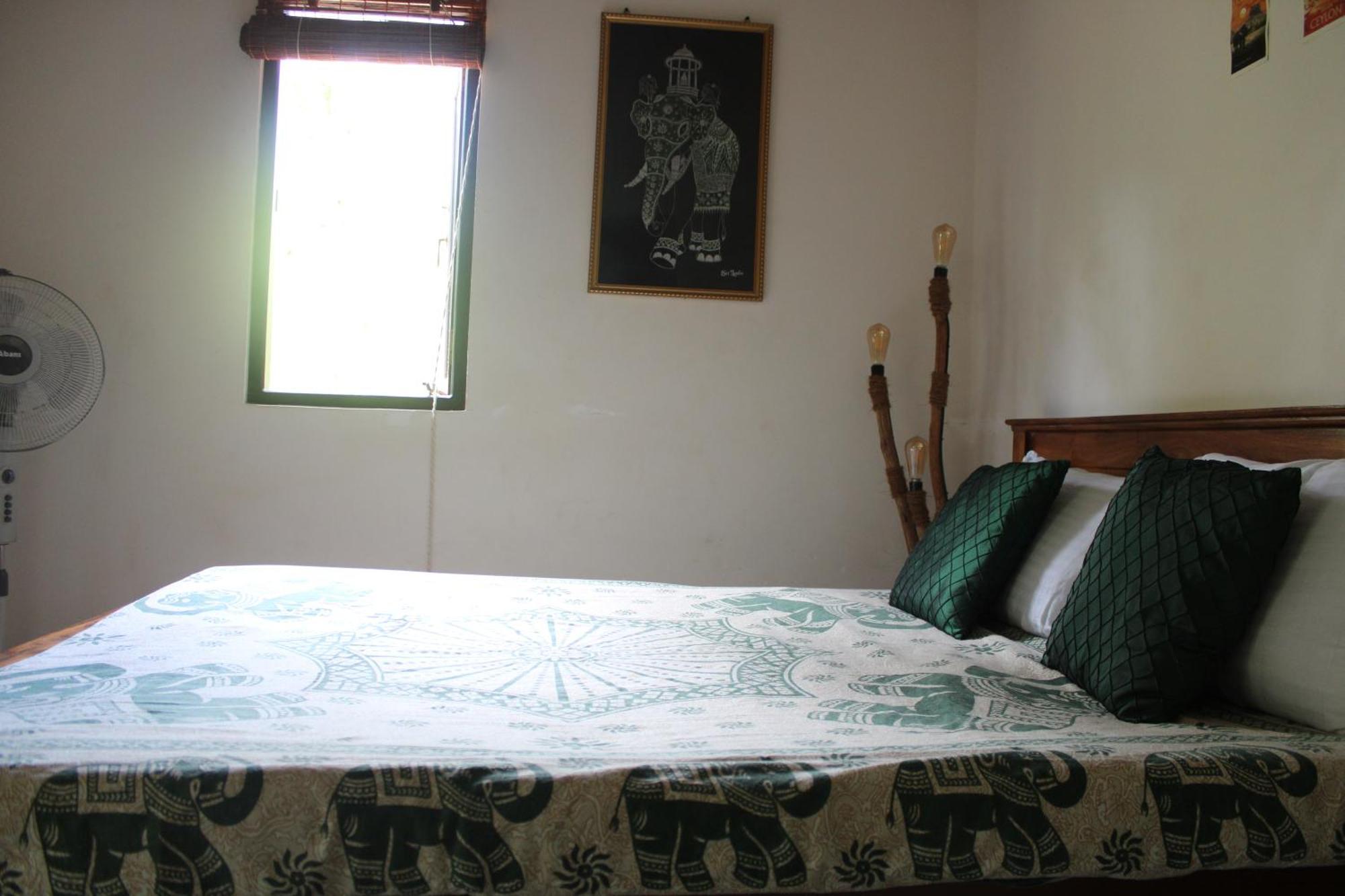 Hotel The Escape With Jadeon à Unawatuna Chambre photo